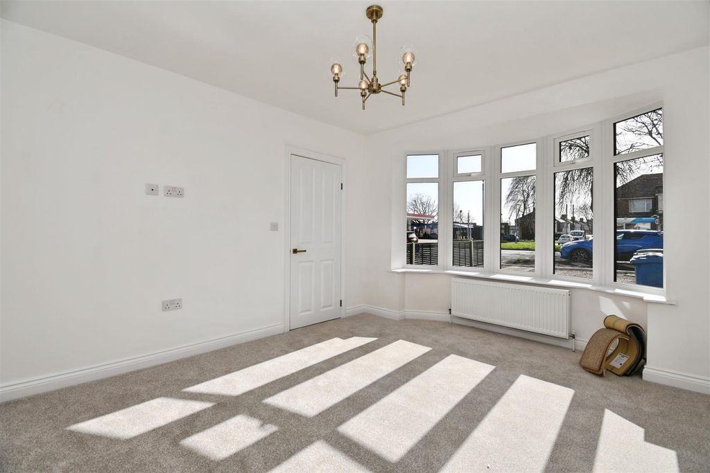 Property photo 2 of 17 395711Db-U 20 284 29.Jpg