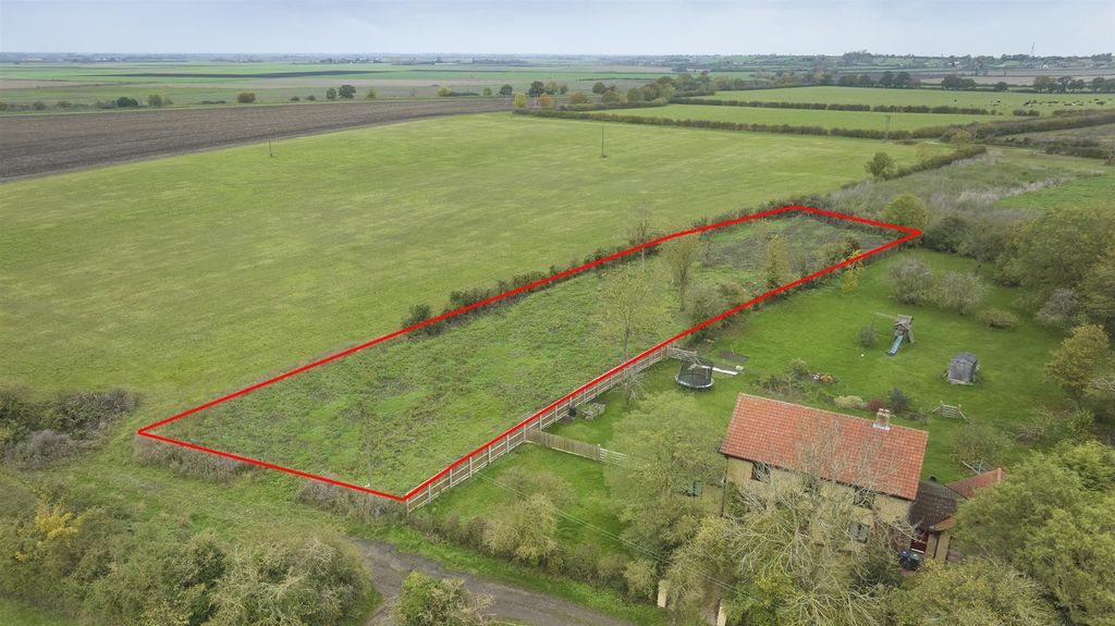 Property photo 2 of 7 Usebuilding_Plot_School_Lane_Aldreth_0311240002 Rl