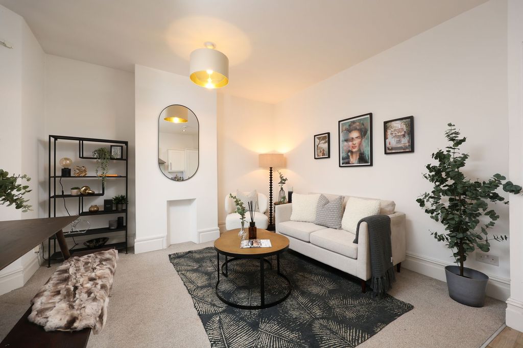 Property photo 3 of 25