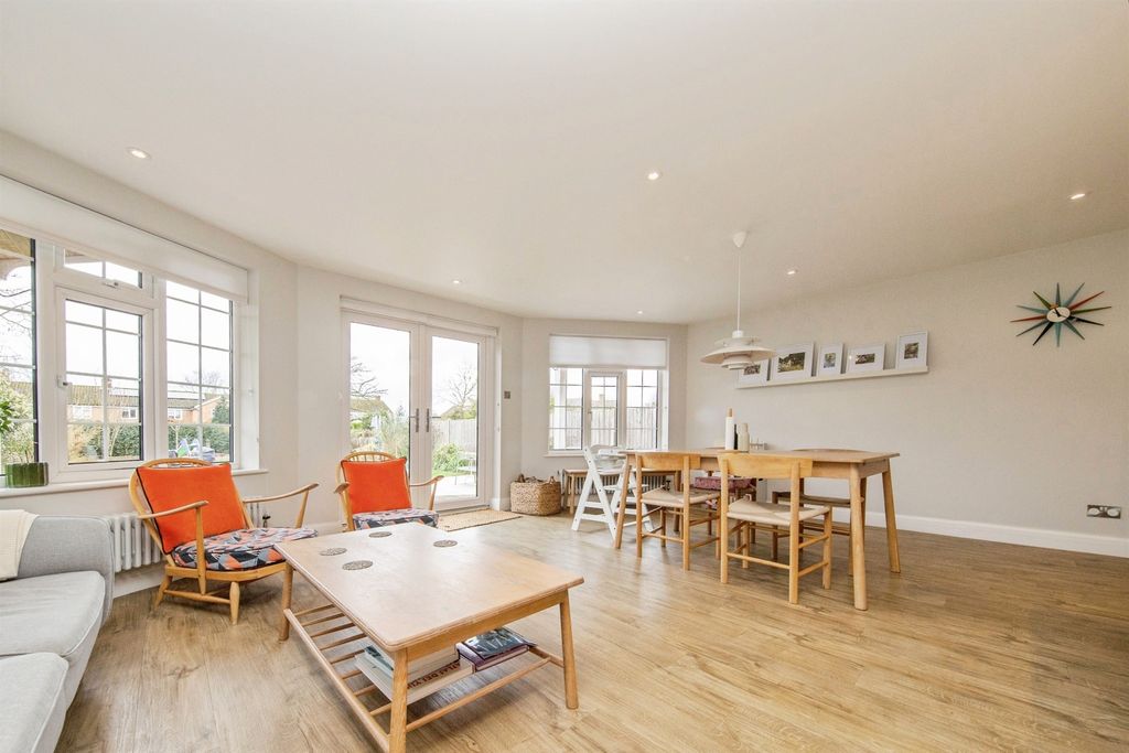 Property photo 3 of 23