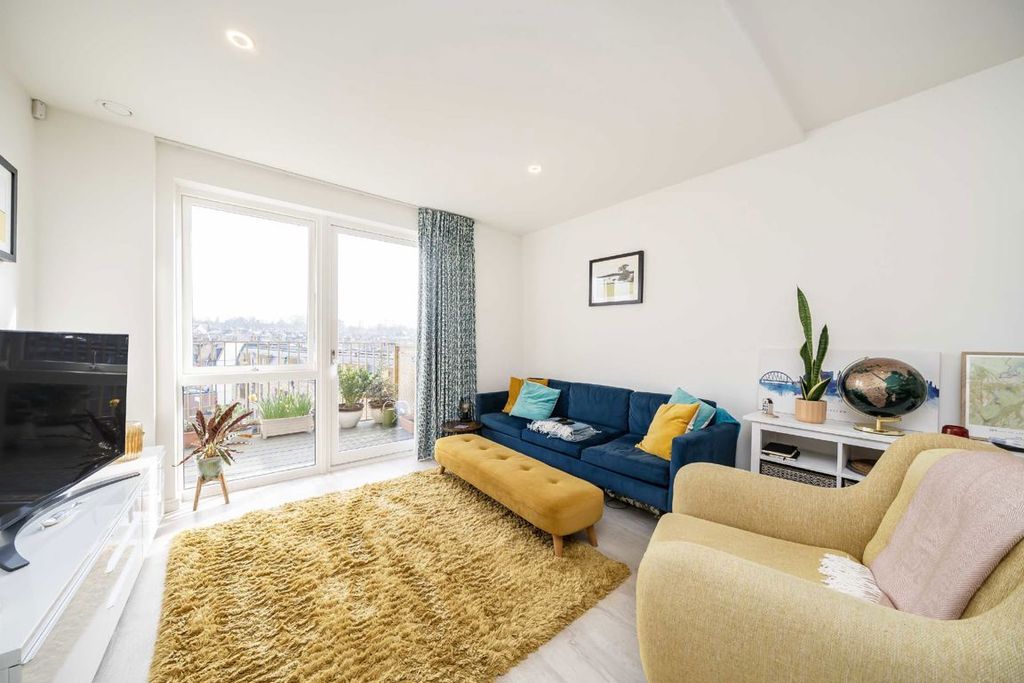 Property photo 2 of 8