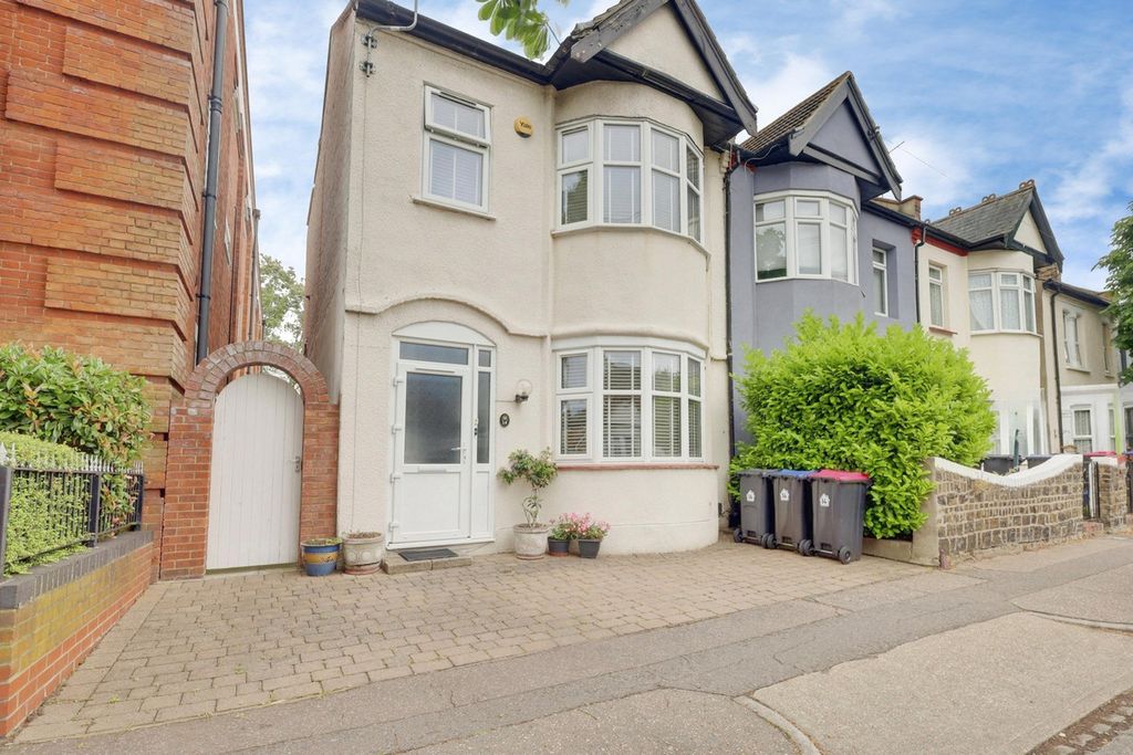 Property photo 1 of 28