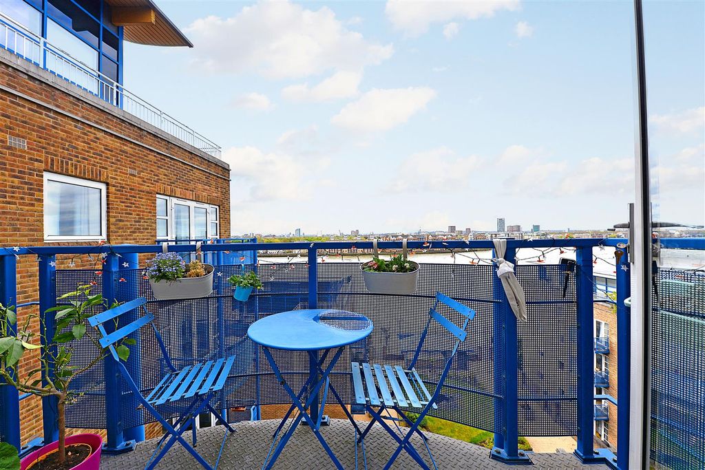 Property photo 2 of 10 Campania-Building-05.Jpg