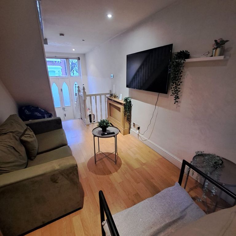 Property photo 2 of 9