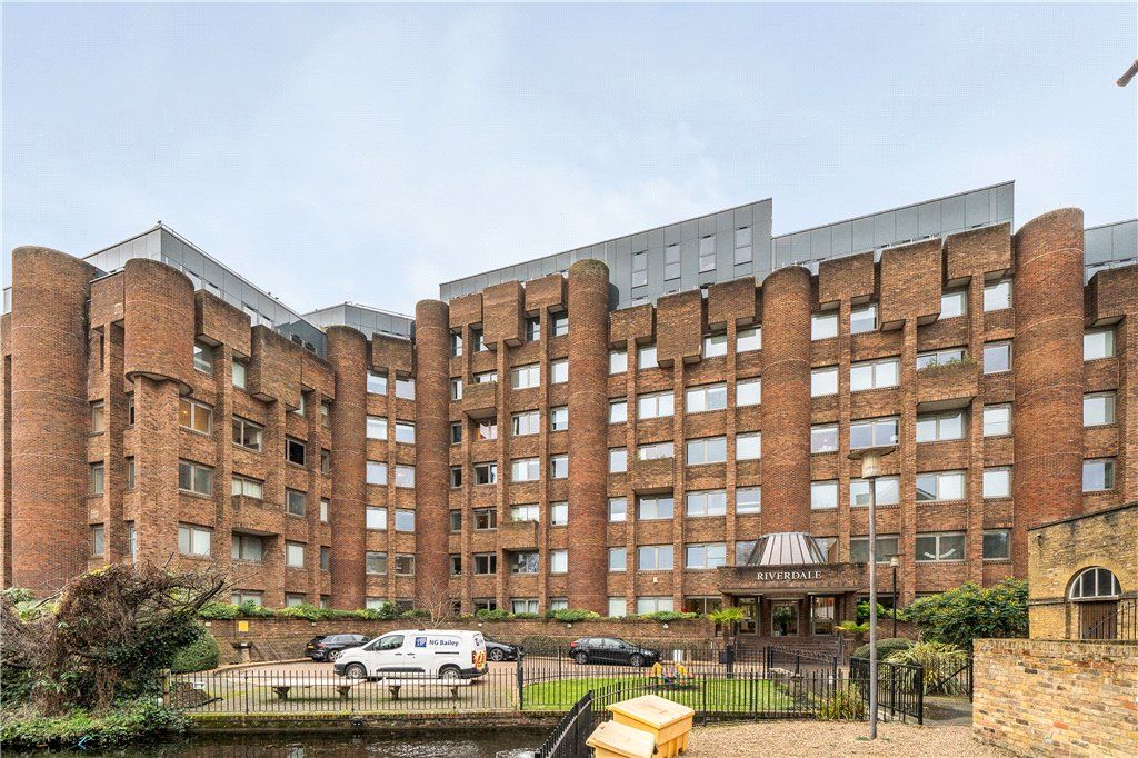 Property photo 1 of 12 External