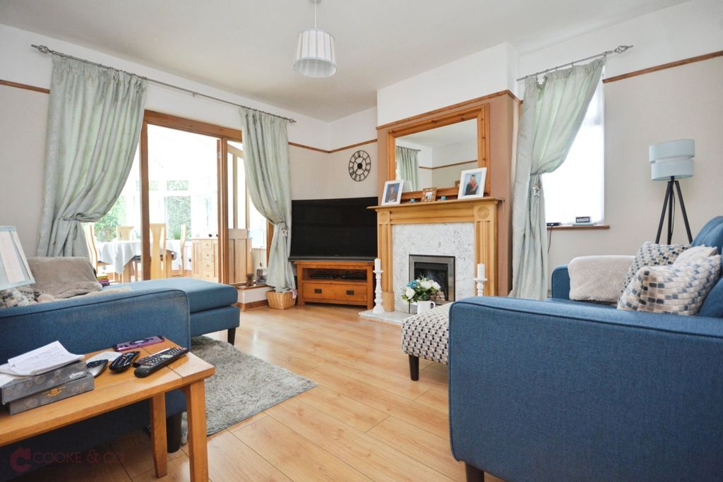 Property photo 3 of 17