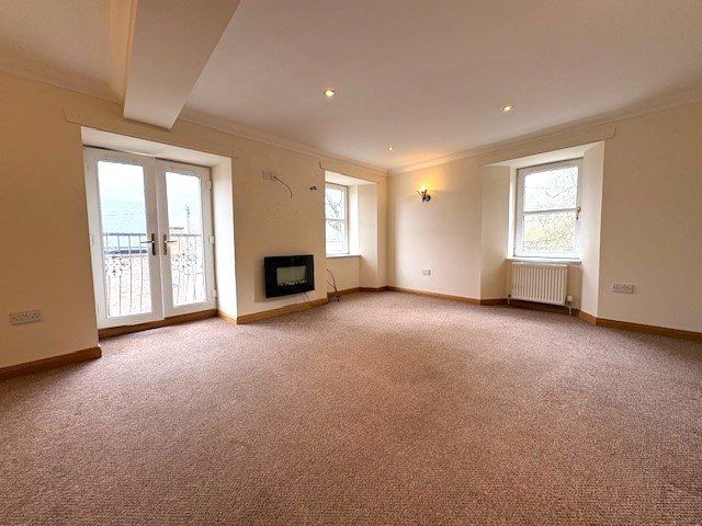 Property photo 2 of 11 Picture No. 14