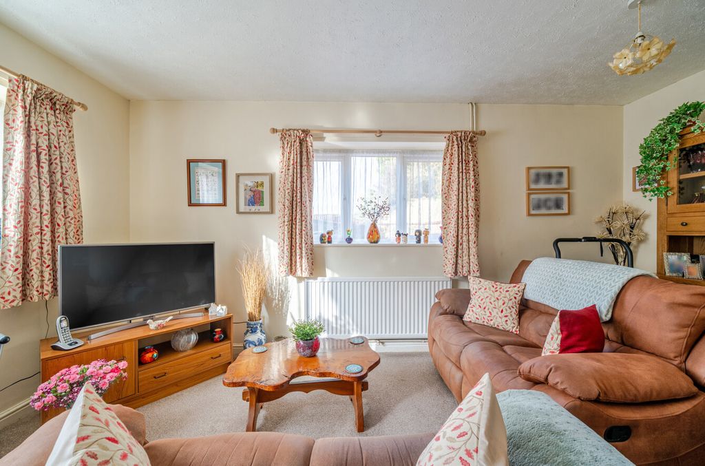 Property photo 3 of 22 1407659-8-699Ed13...