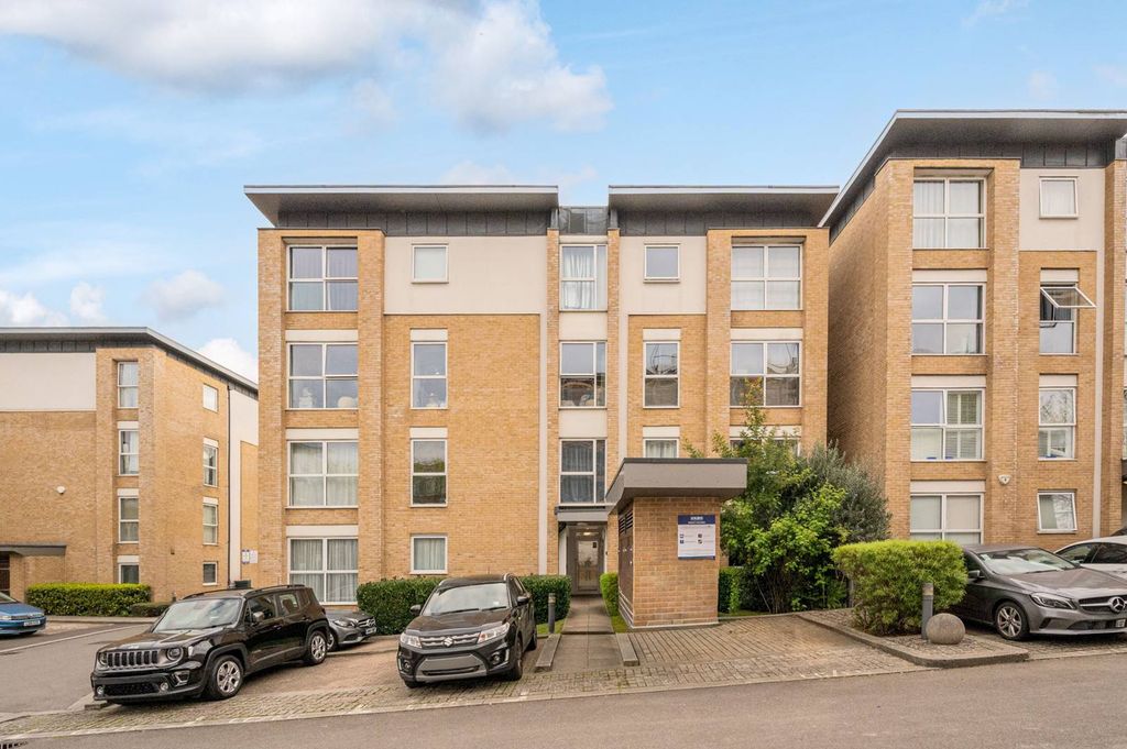 Property photo 3 of 12