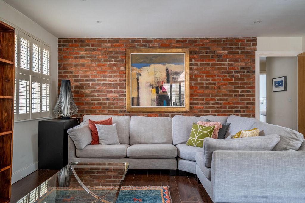 Property photo 2 of 12 Living Room