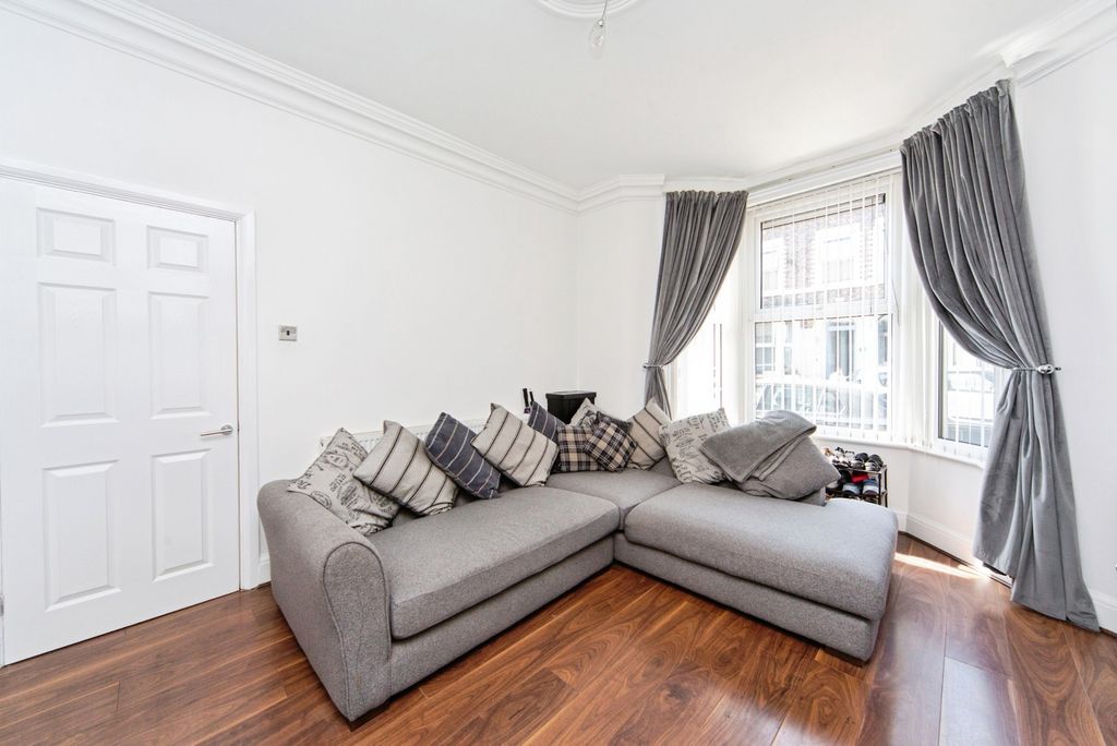 Property photo 3 of 19 Pbox-Img.Jpg