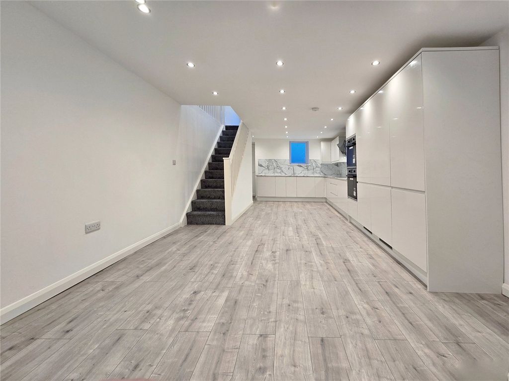 Property photo 2 of 16 Kitchen Dining Room