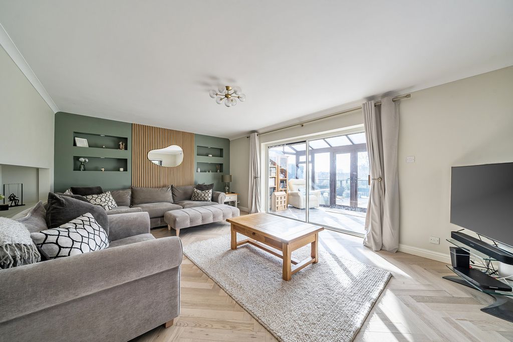 Property photo 2 of 24