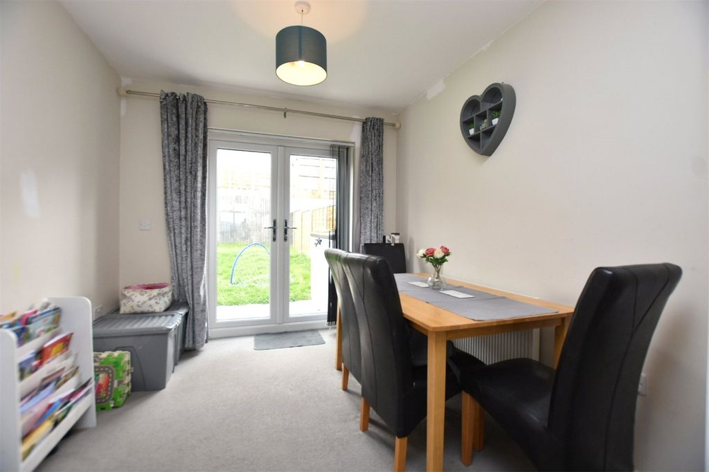 Property photo 3 of 10 Dining Room