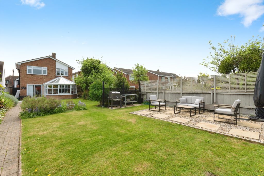 Property photo 3 of 23 Garden