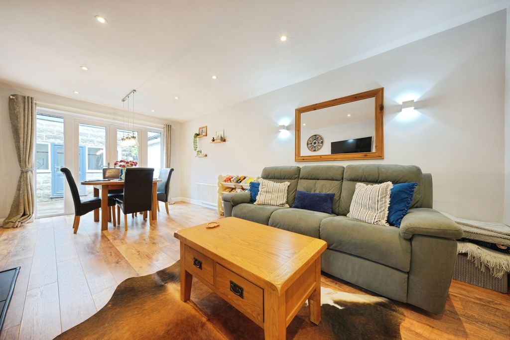 Property photo 3 of 19 Pbox-Img.Jpg