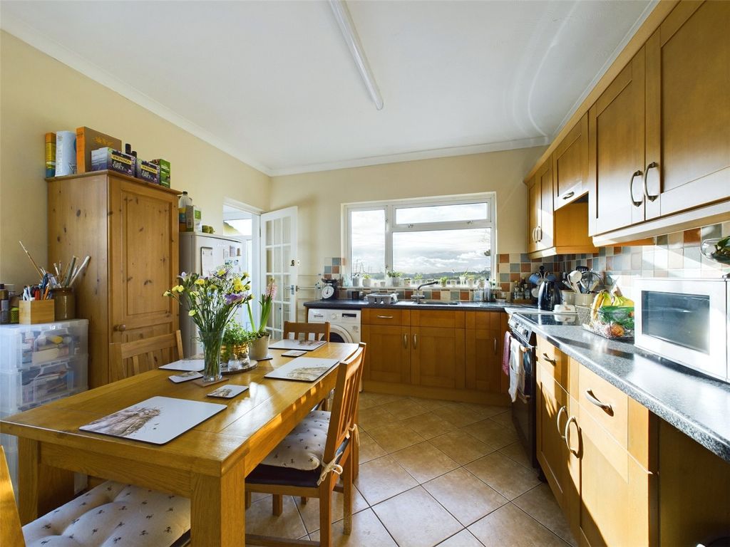 Property photo 2 of 25 Picture No. 16