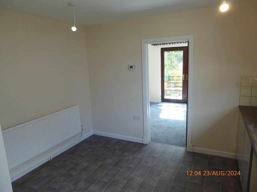 Property photo 3 of 15 P1260897