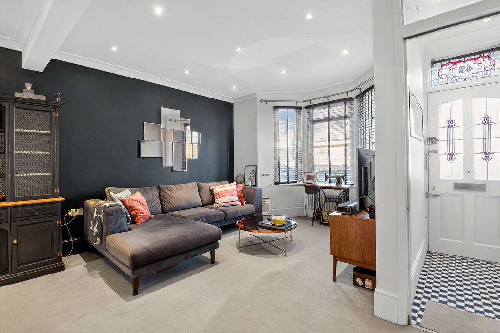 Property photo 3 of 20