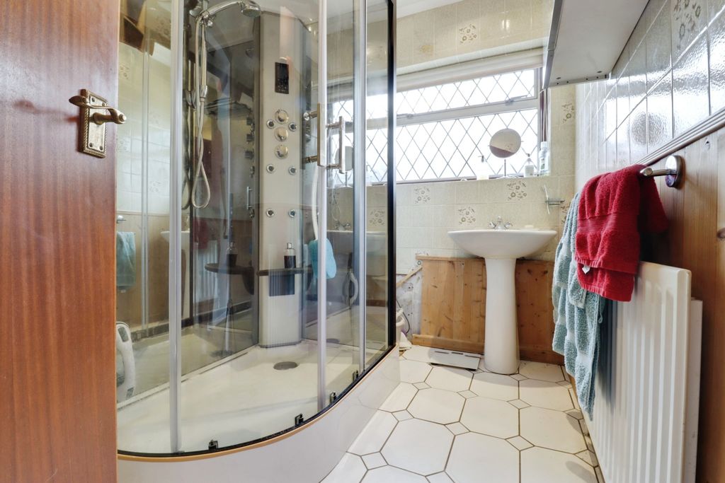 Property photo 3 of 15 Shower Room