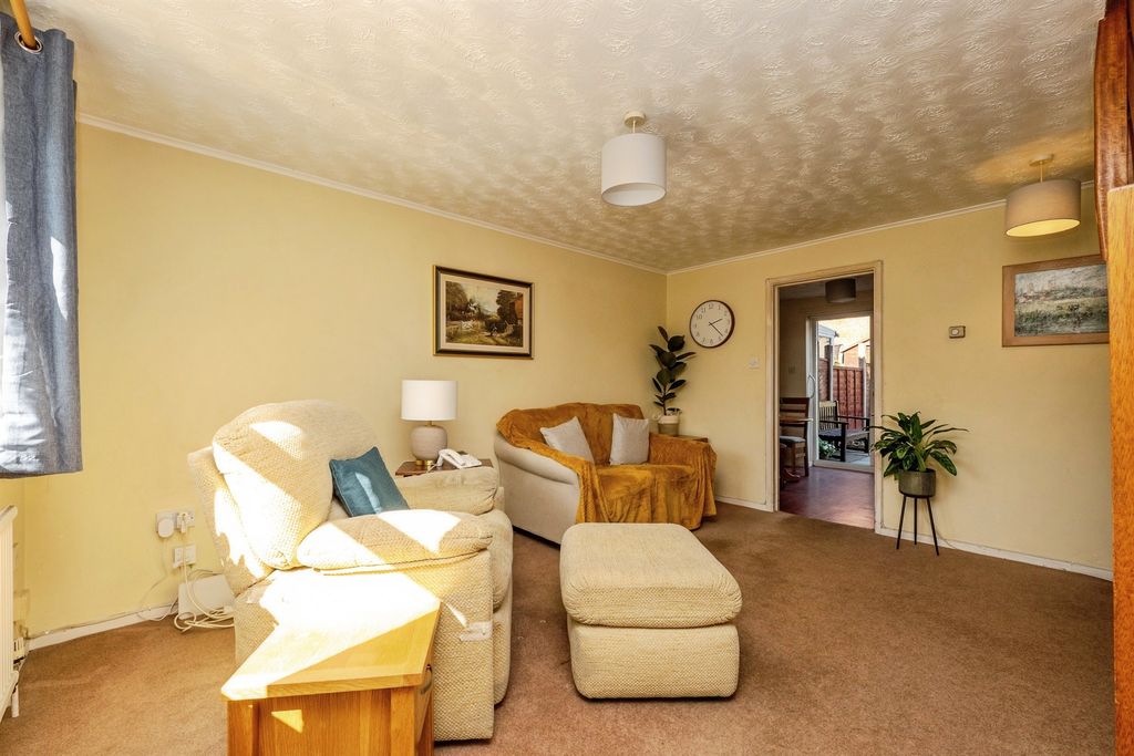 Property photo 2 of 14