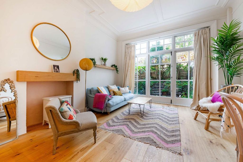 Property photo 1 of 6