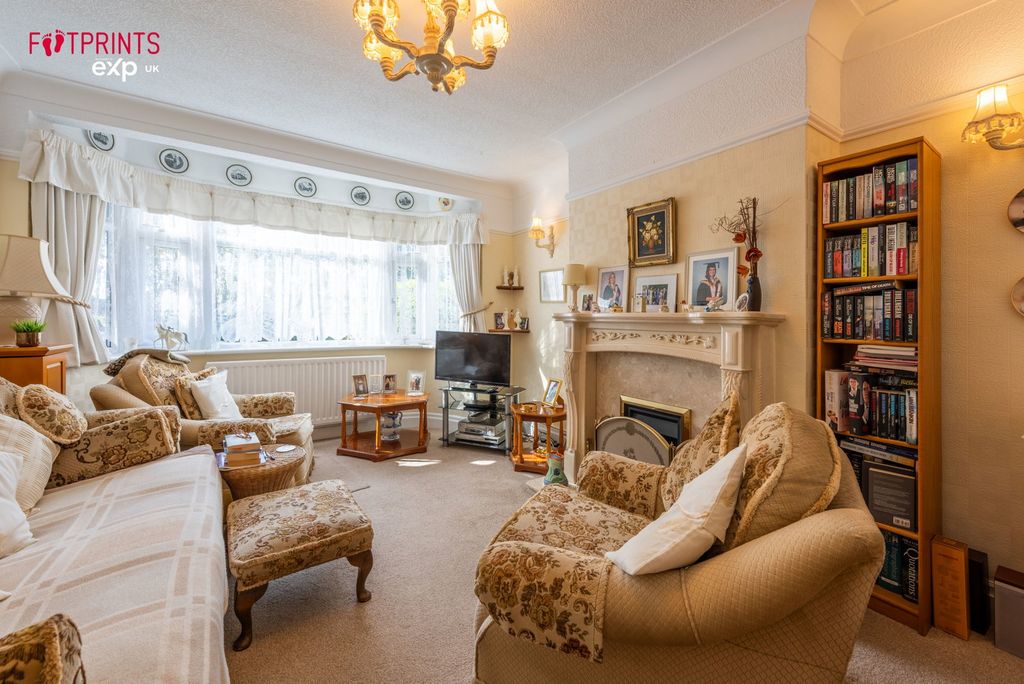 Property photo 2 of 20