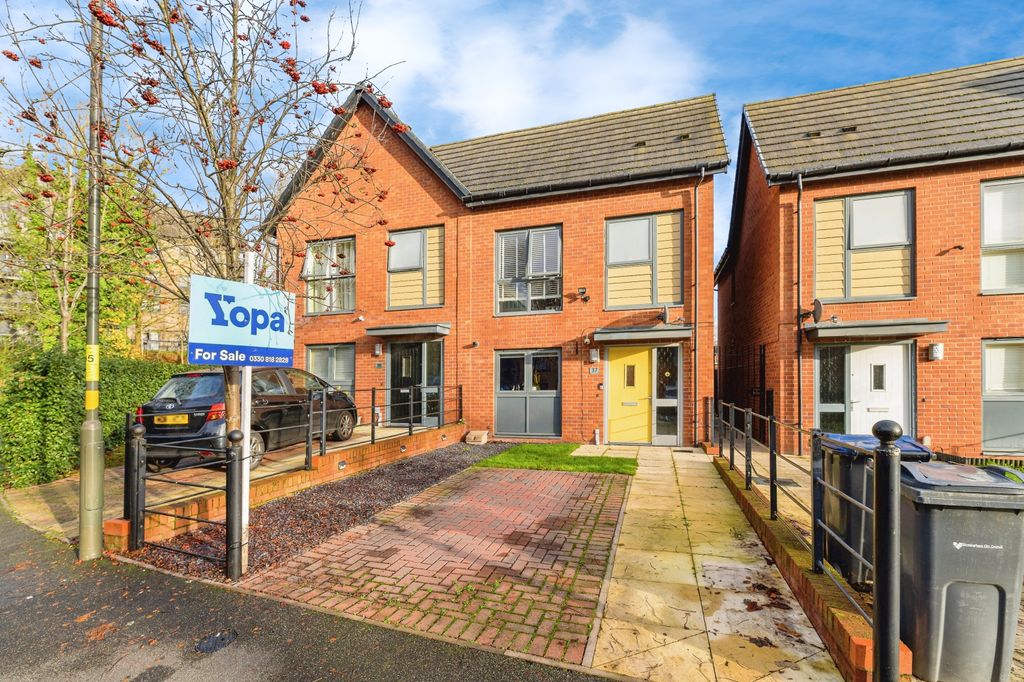 Property photo 1 of 27 852c84F3-01