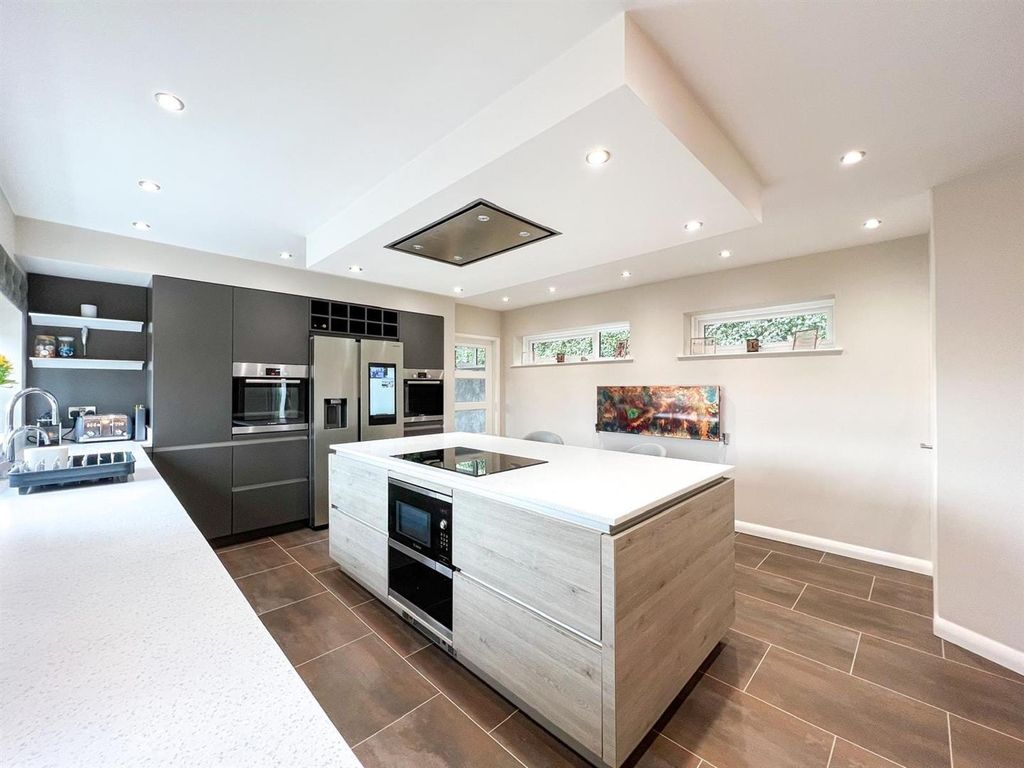 Property photo 2 of 42 Breakfast Kitchen