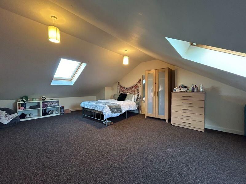 Property photo 1 of 10 Bright And Spacious Master Bedroom With A Double B...