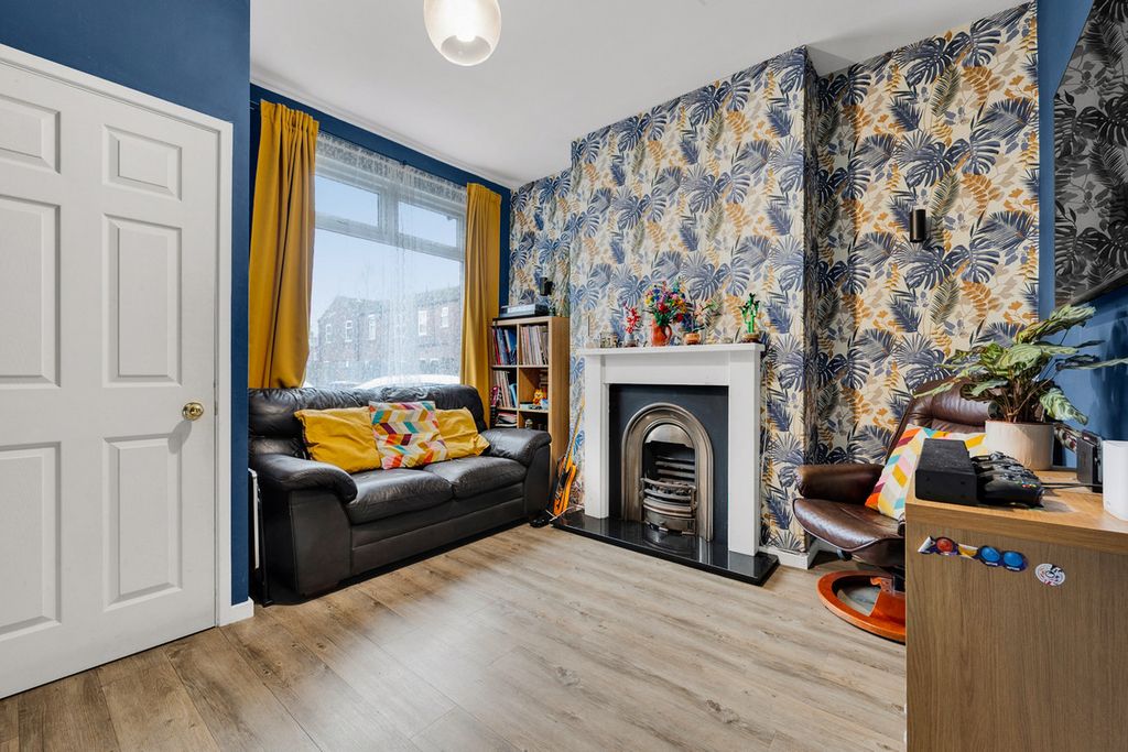 Property photo 2 of 20