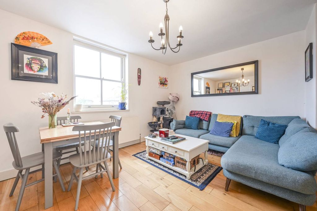 Property photo 2 of 12