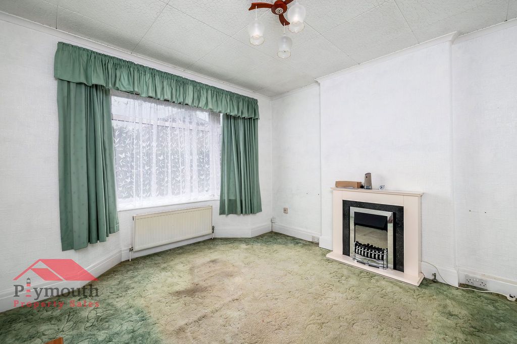 Property photo 3 of 13