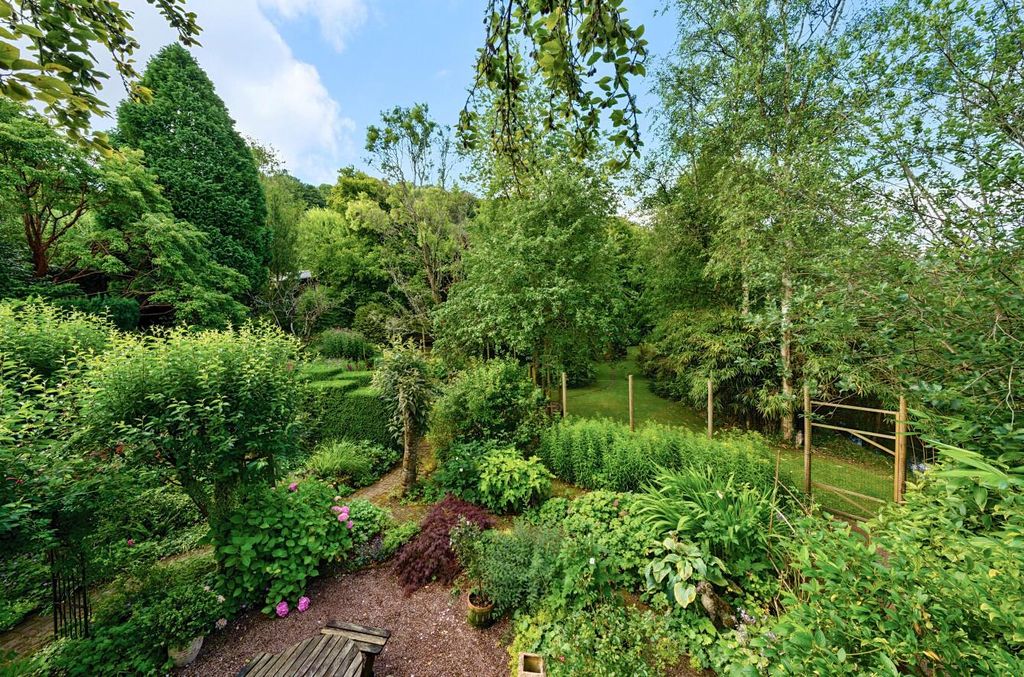 Property photo 3 of 33 Bampton, Seddons