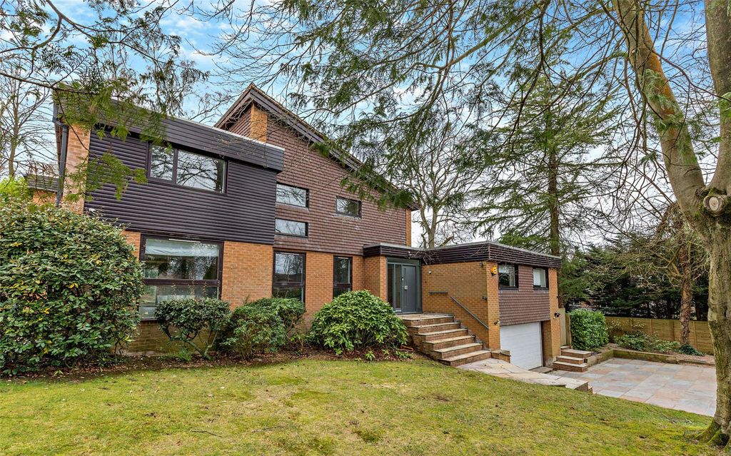 Property photo 1 of 18 Front