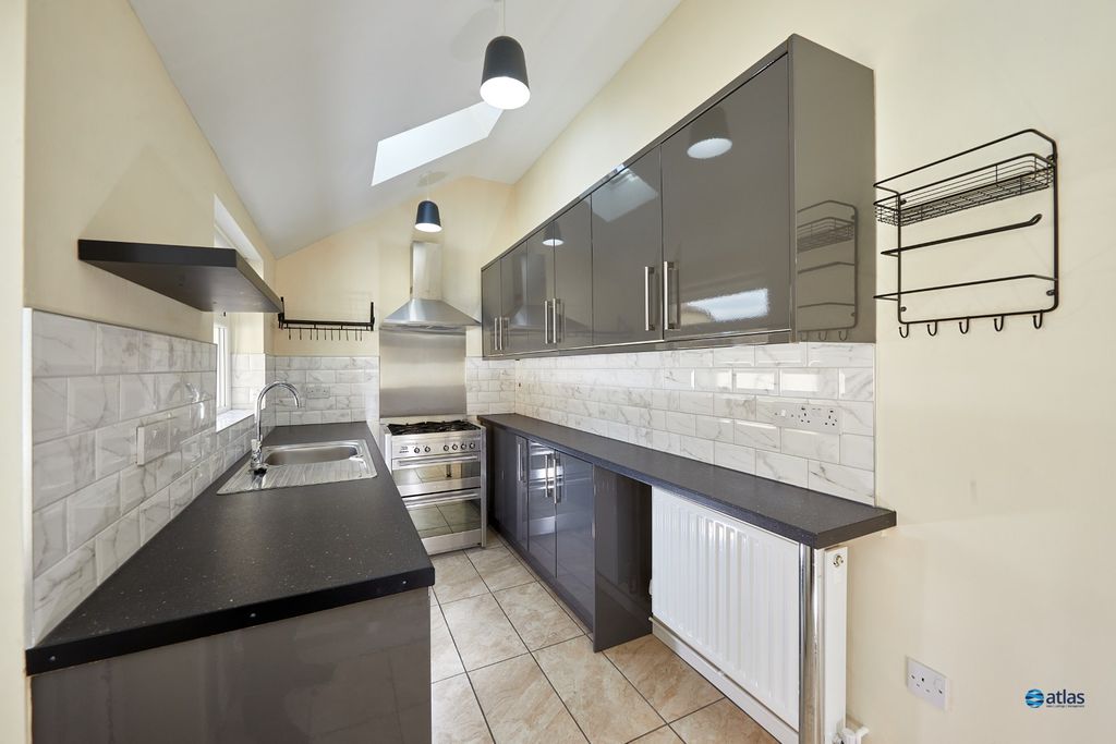 Property photo 2 of 14 Kitchen