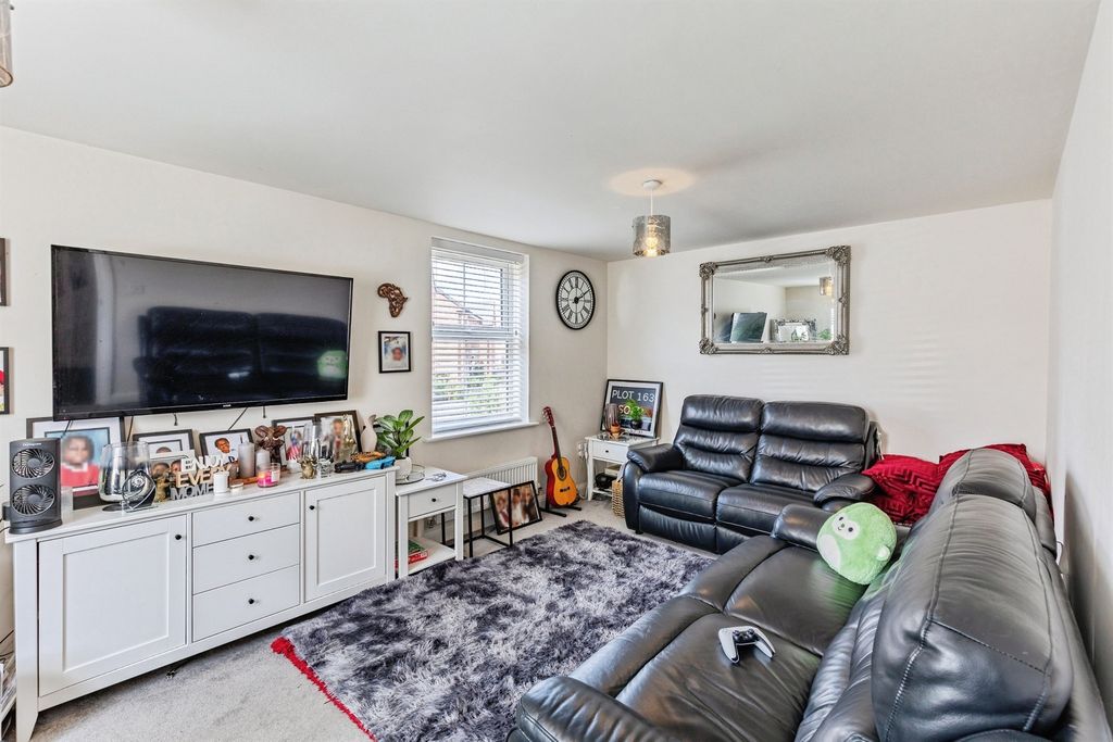 Property photo 3 of 17