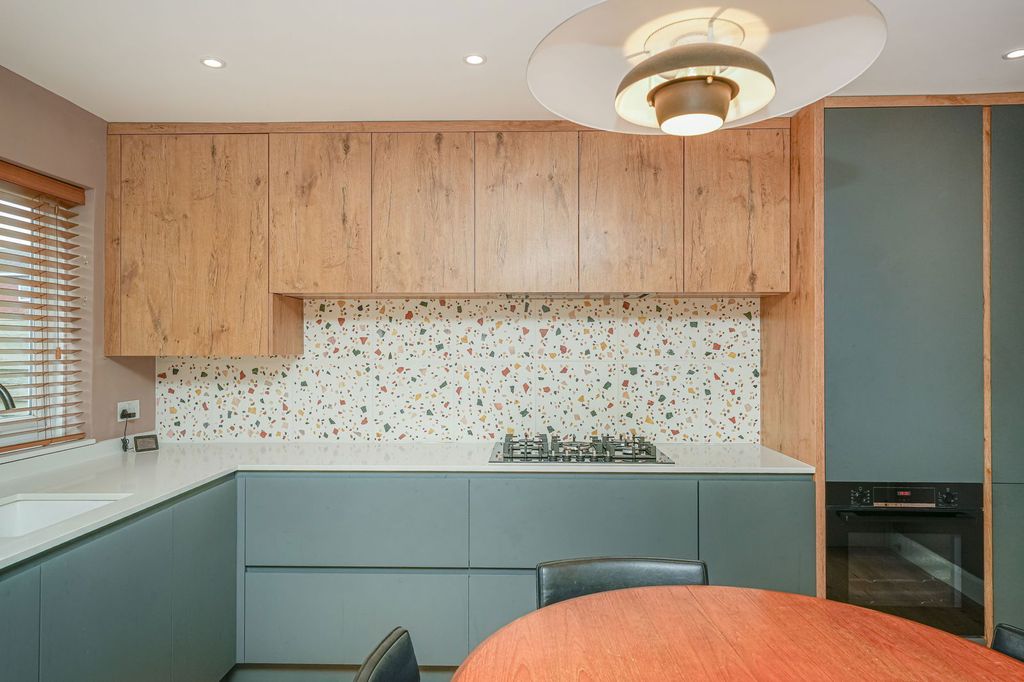 Property photo 2 of 24