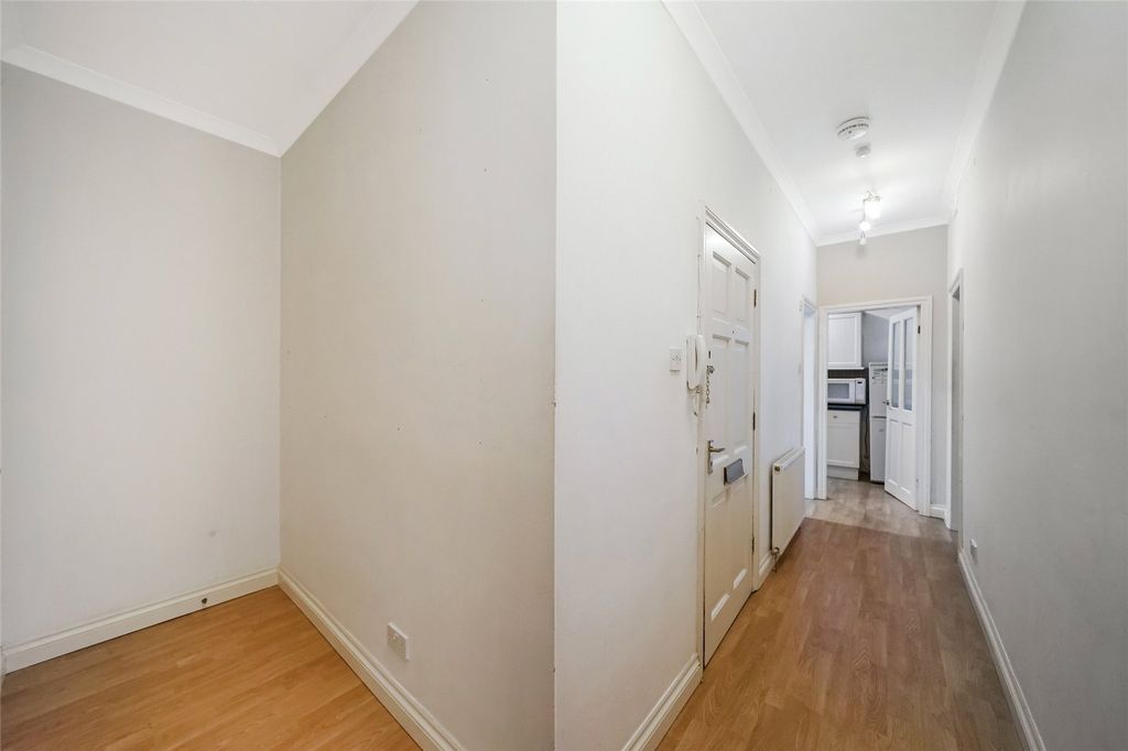 Property photo 3 of 18 Hallway