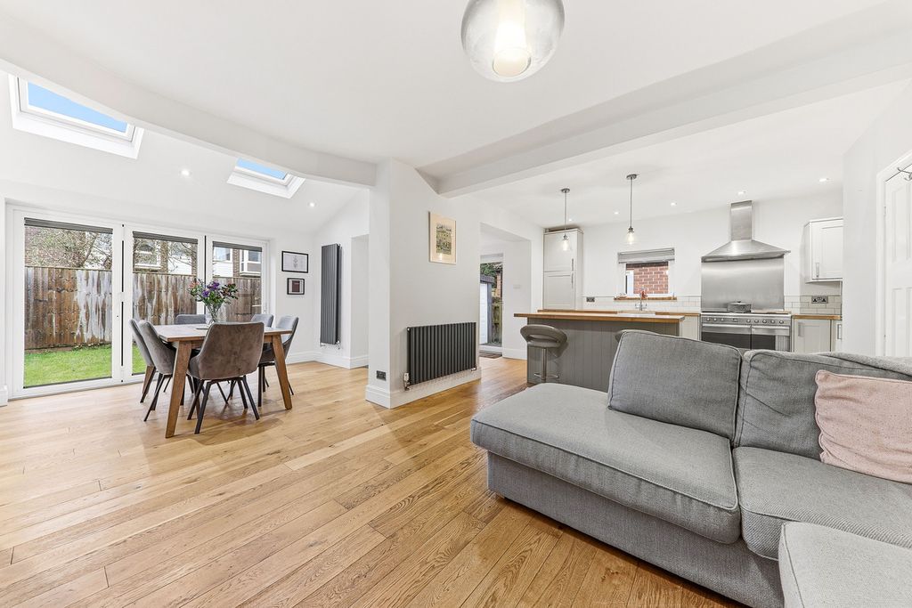 Property photo 2 of 14