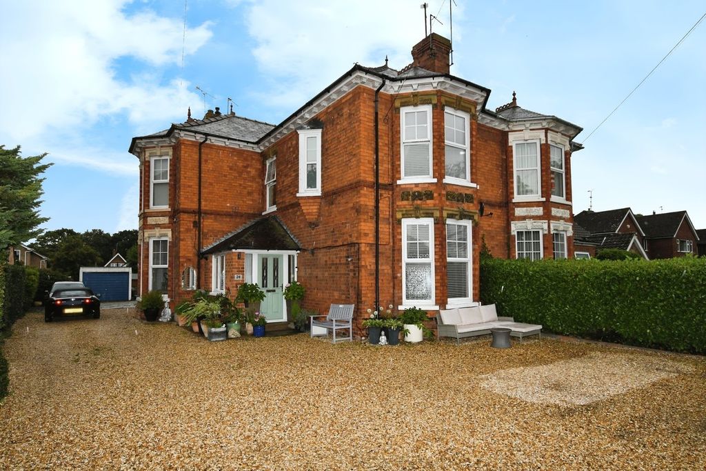 Property photo 1 of 16