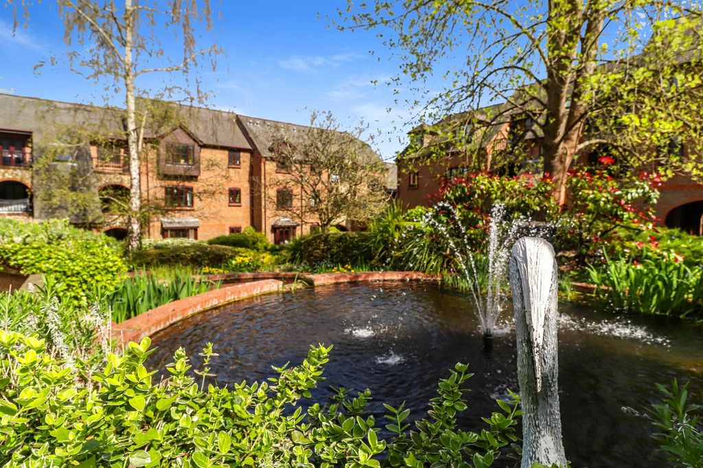 Property photo 2 of 15 Front Aspect