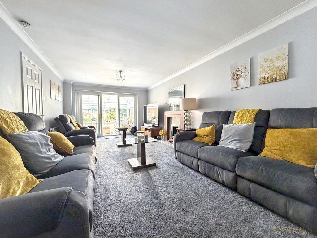 Property photo 2 of 33
