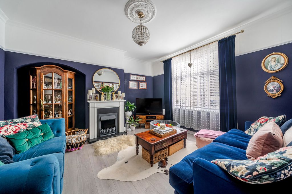 Property photo 3 of 15 1535166-14-1A144c...