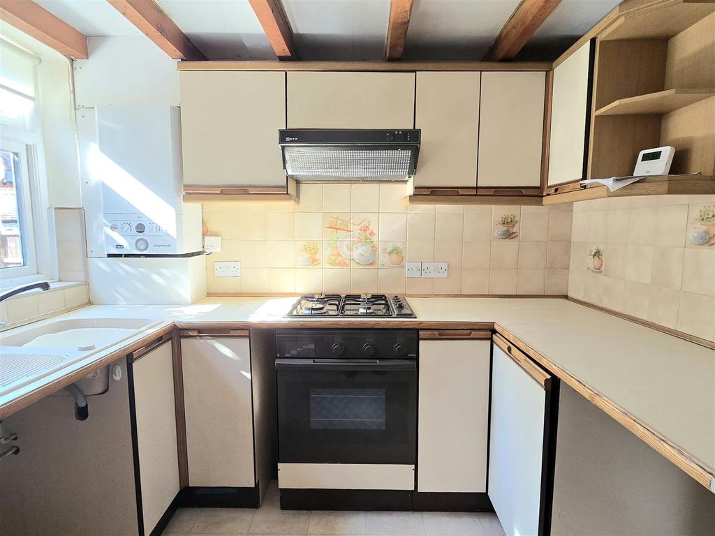 Property photo 3 of 10 Kitchen B.Jpg