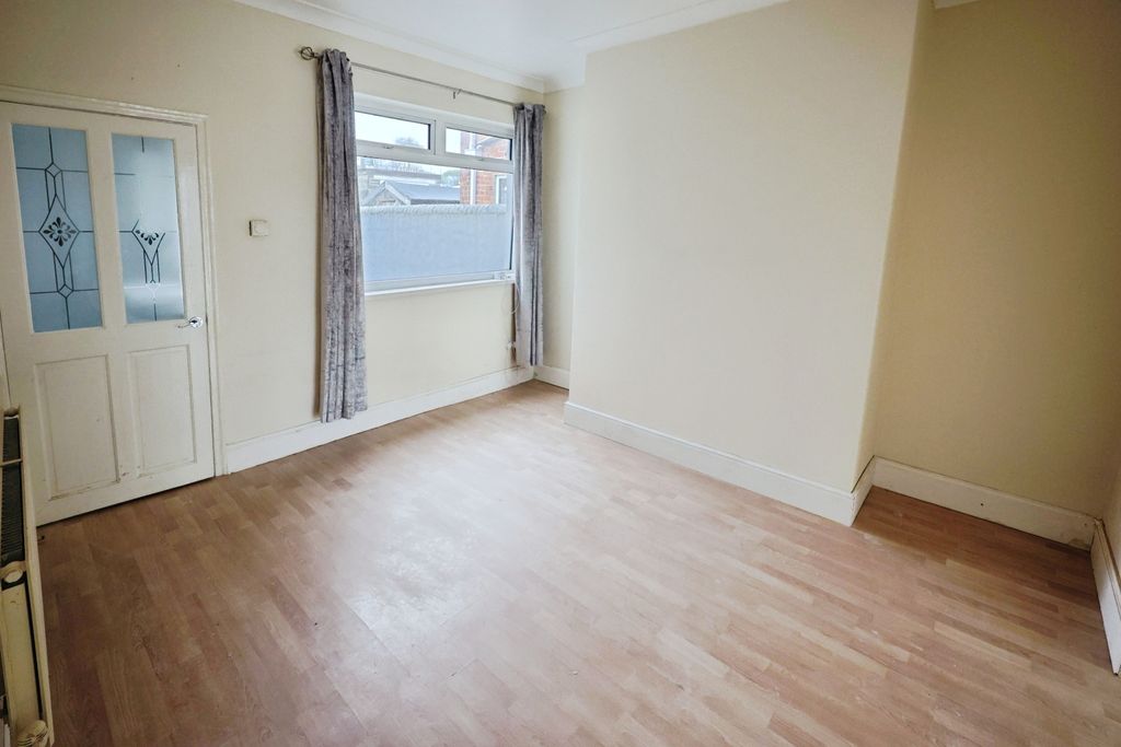 Property photo 3 of 9 Pbox-Img.Jpg