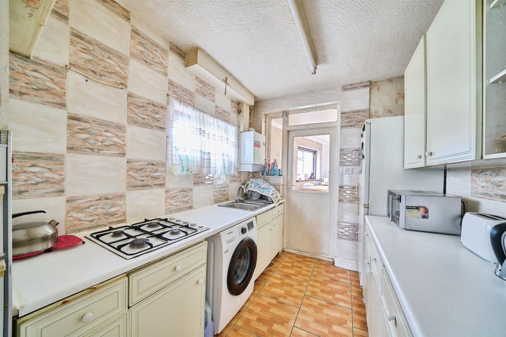 Property photo 3 of 19