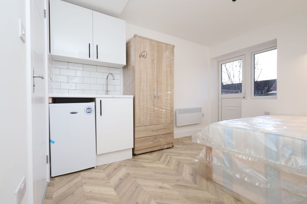 Property photo 1 of 2