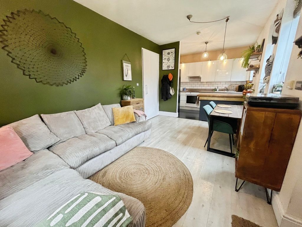 Property photo 3 of 25 Picture 3