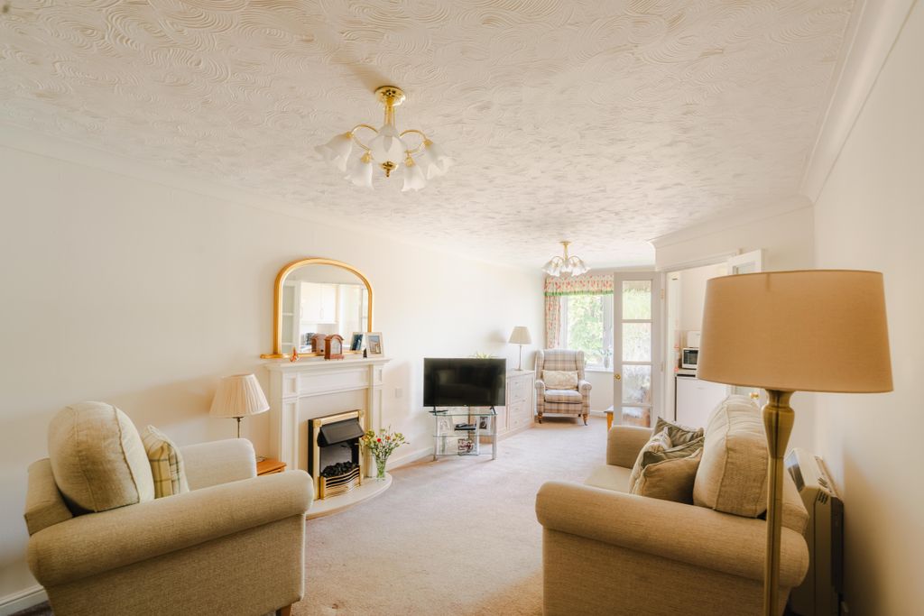 Property photo 3 of 9 6